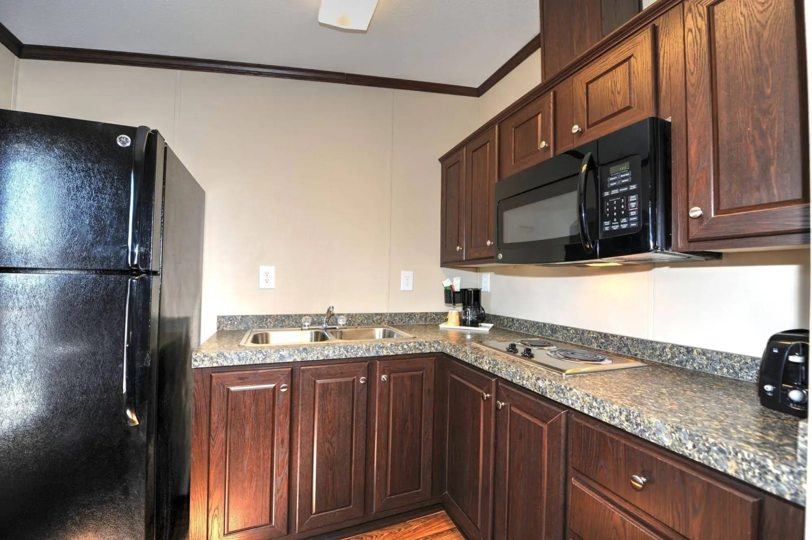 Instalodge Hotel And Suites