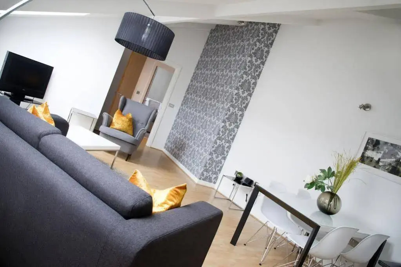 nightspace: Regent House Apartments