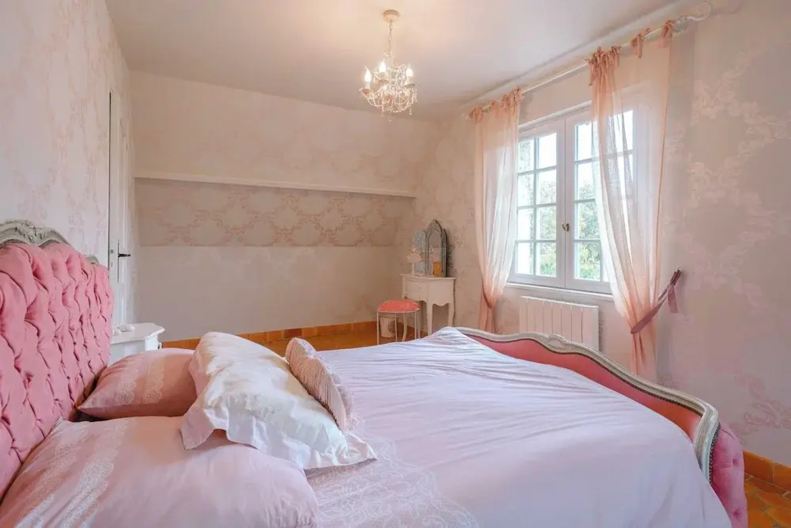 Norman House 160m2 With Pool at the Hippodrome