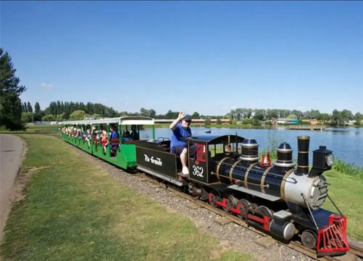 Outstanding 3 bedroom2018model caravan Northampton