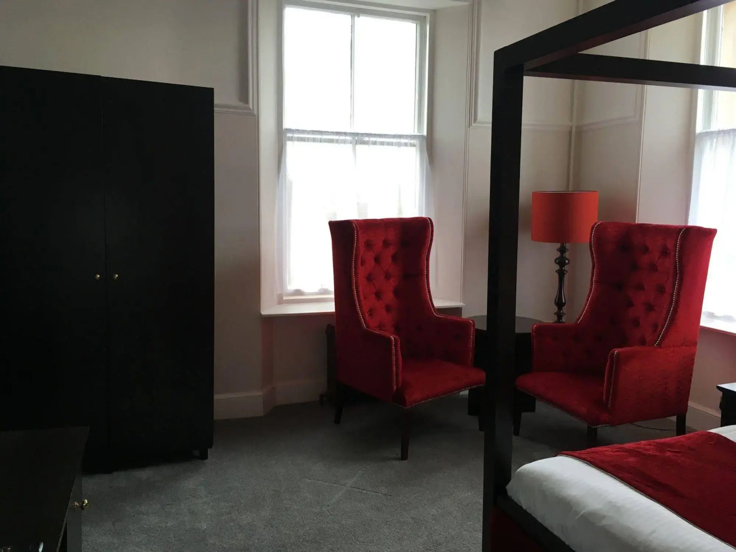 Invernairne Guest House