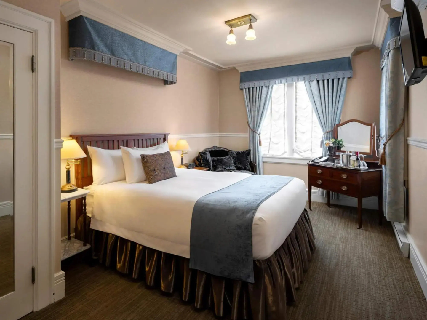Abigail's Hotel