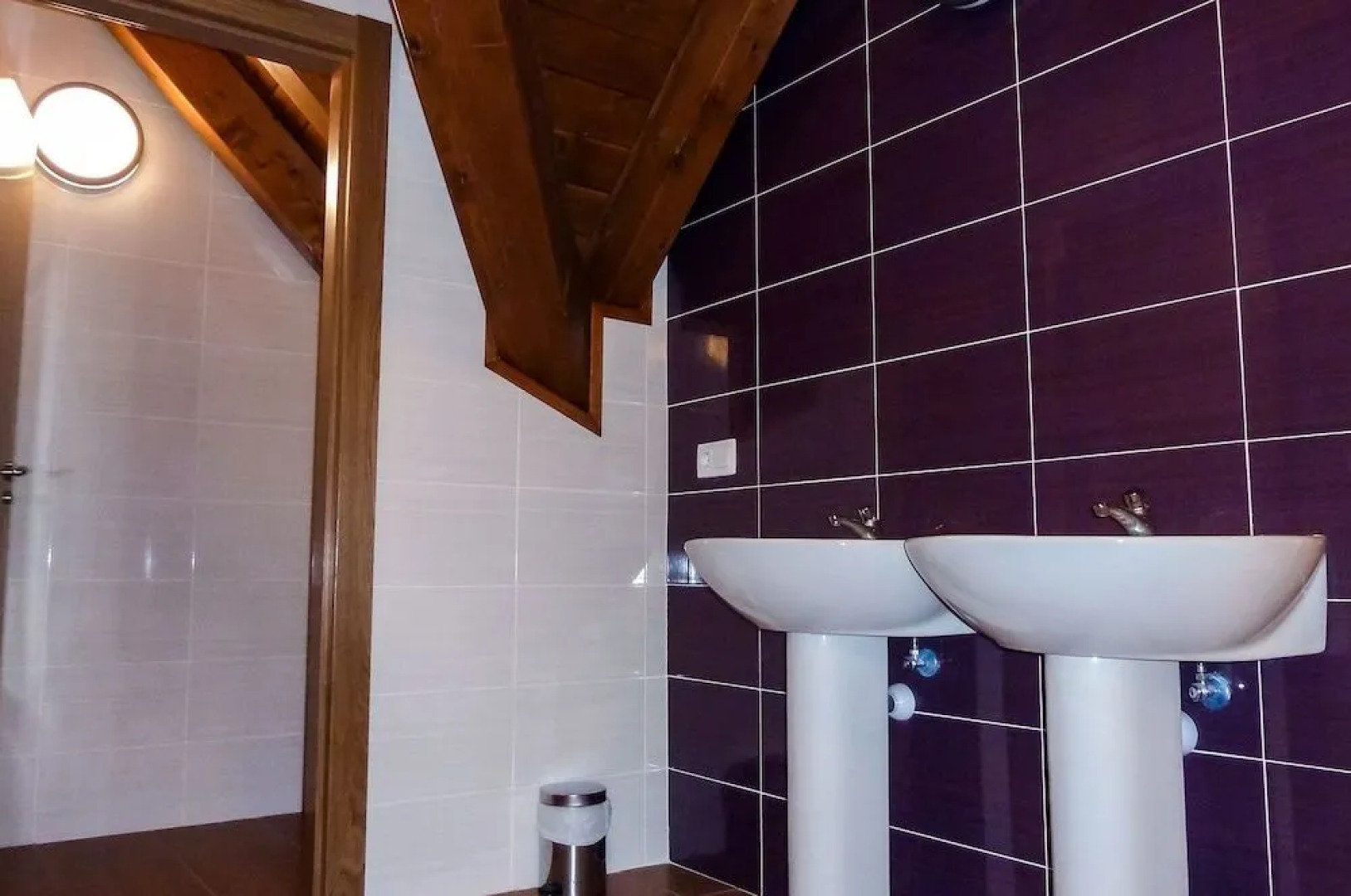 Hostal y Albergue Haizea - Hostel