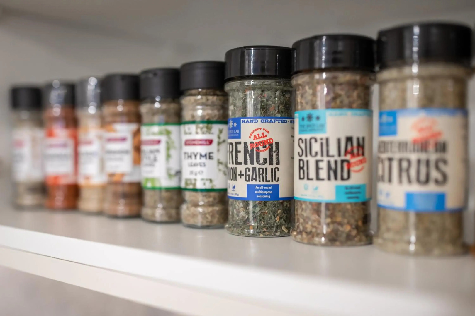 The Hamptons - Lux 2 Bed 2 Bath, Pool - Central Location