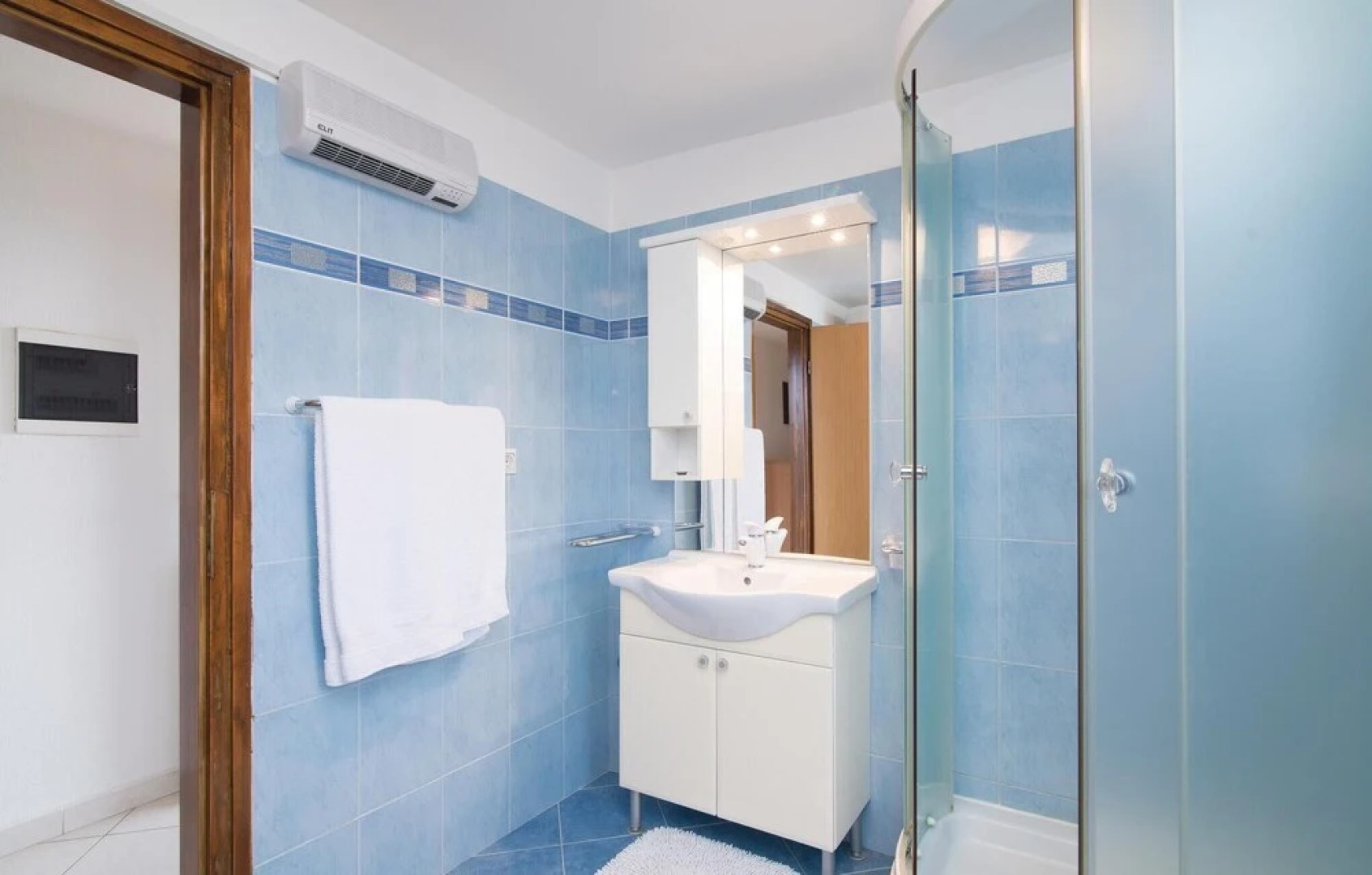 Nice Home in Nedescina With Wifi and 5 Bedrooms