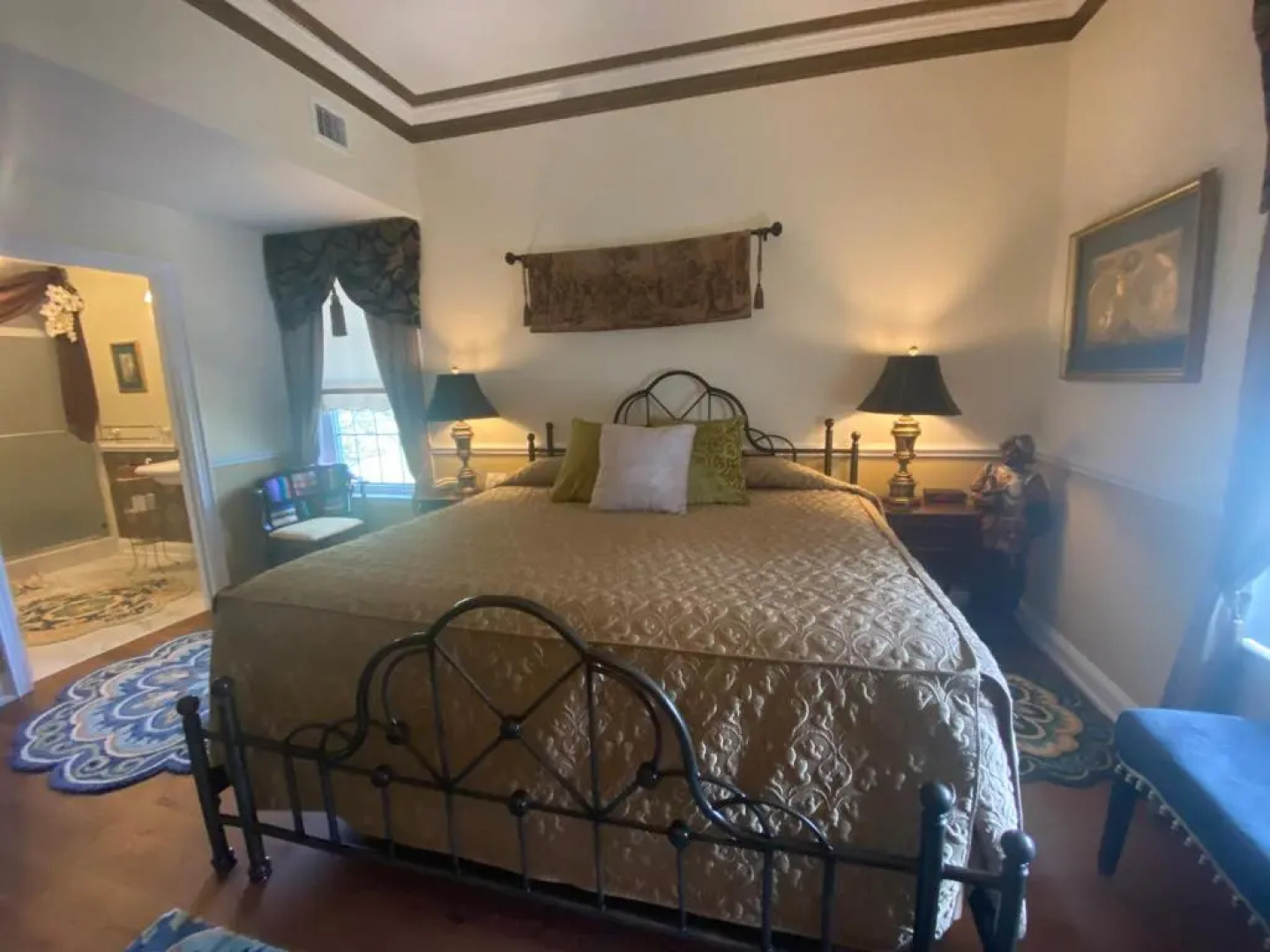 The Cypress Inn Bed & Breakfast