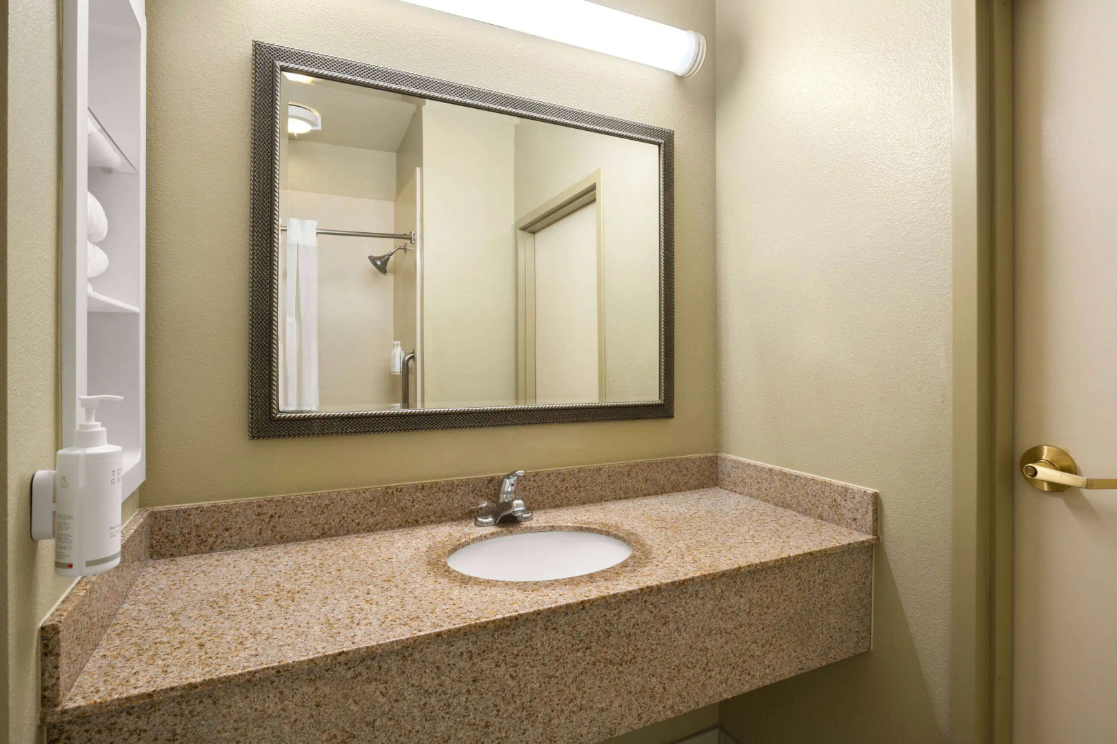 Hotel Marguerite Anaheim/Garden Grove, Trademark Collection by Wyndham