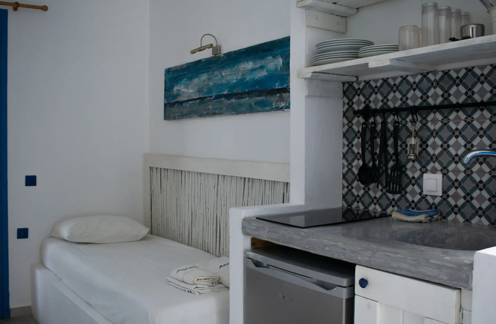 Aeraki Studios & Apartments