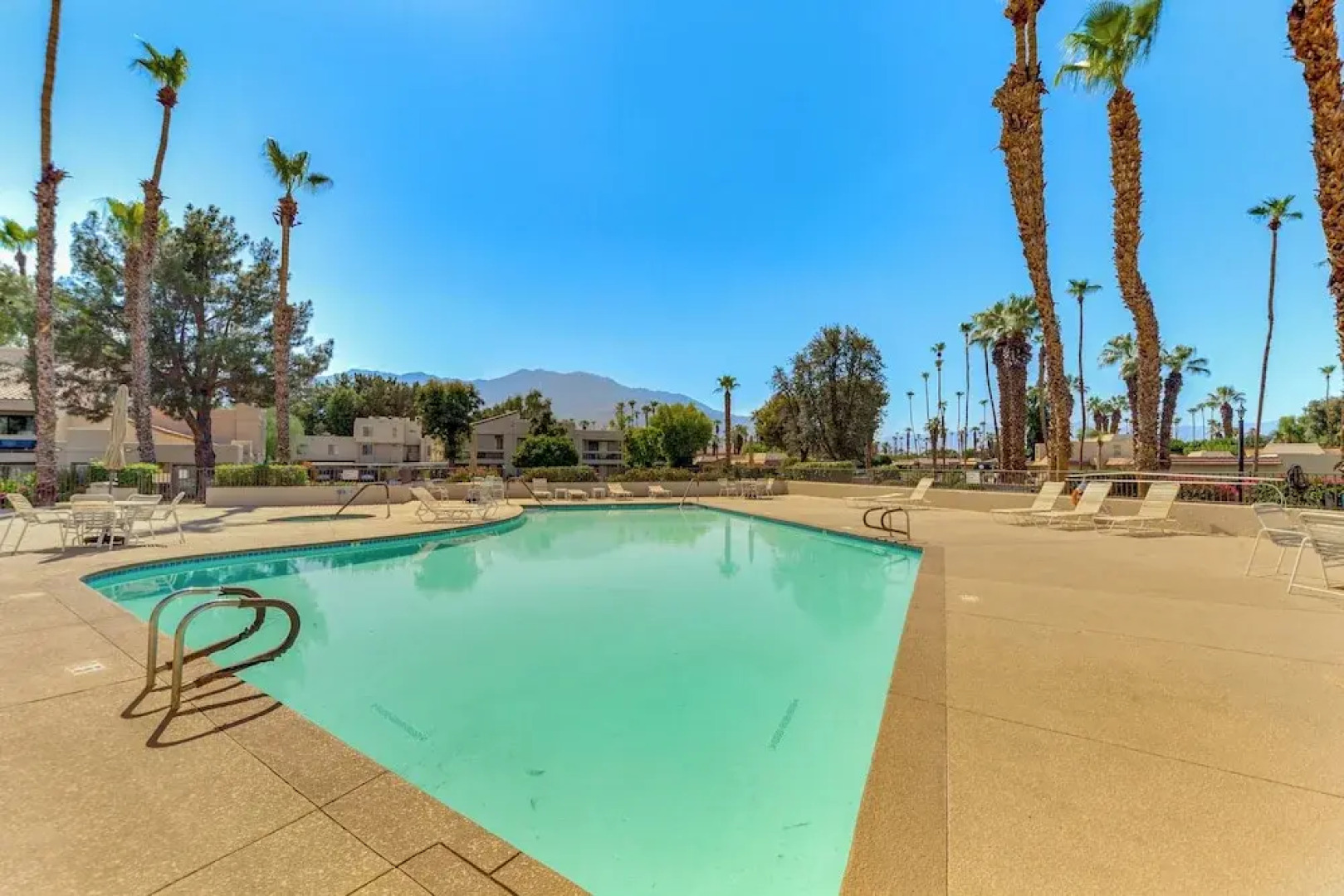 Golf, Hike & Relax: Cathedral City Condo