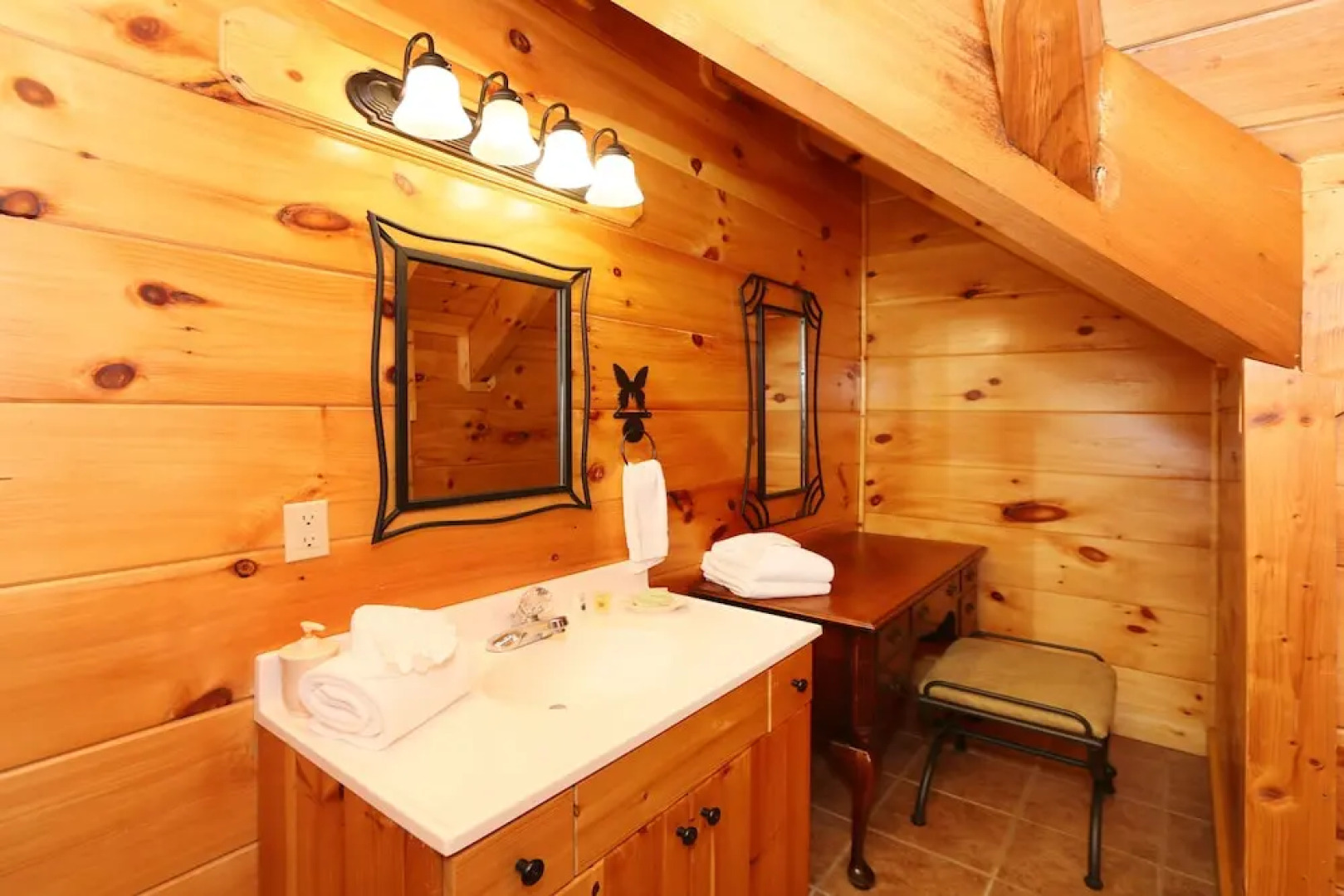 Southern Hospitality - Two Bedroom Cabin