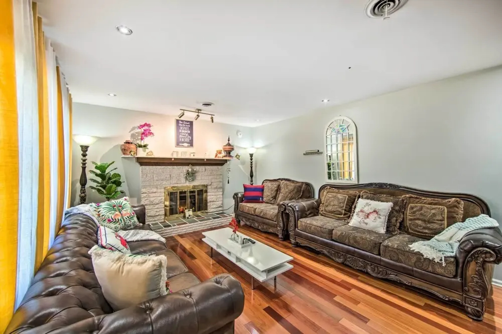 Spacious Palmyra Home w/ Fire Pit & Deck!