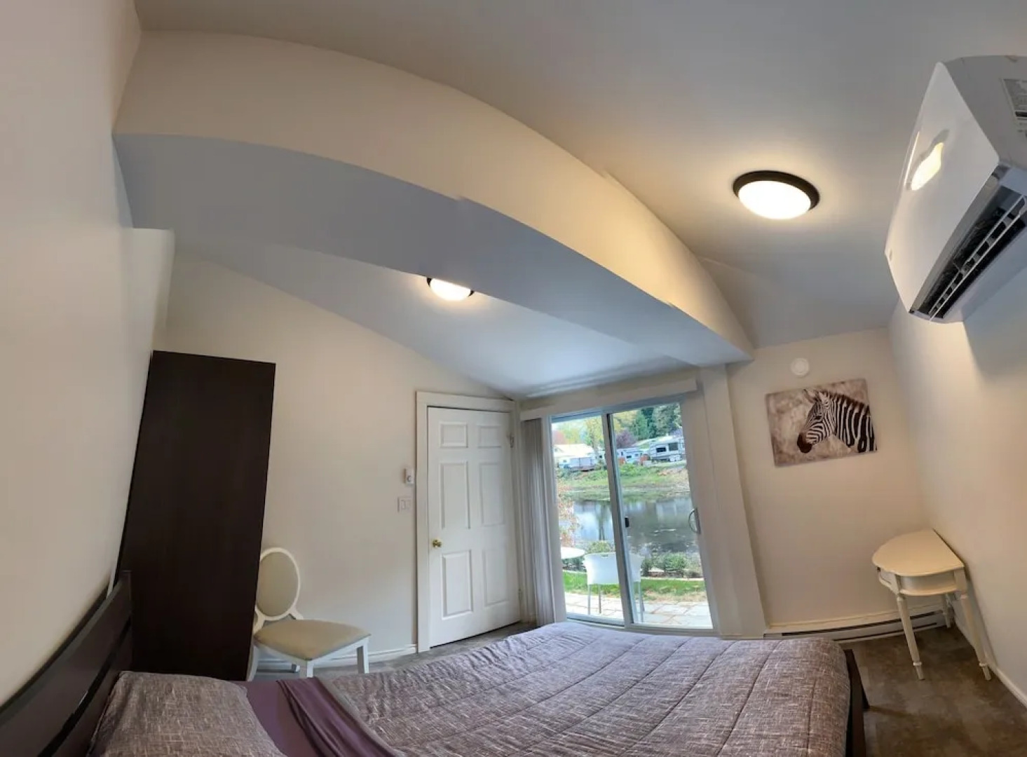 Harrison Lake Cottages