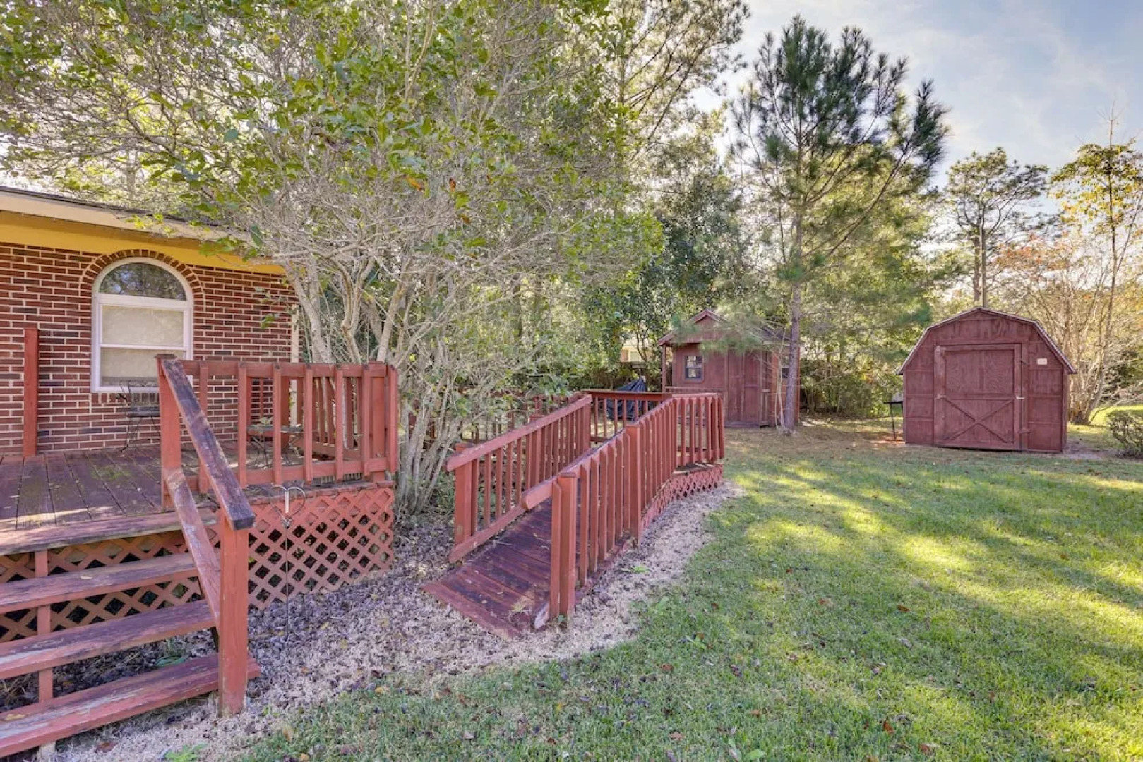 Rustic Thomasville Home w/ Deck: 2 Mi to Downtown!