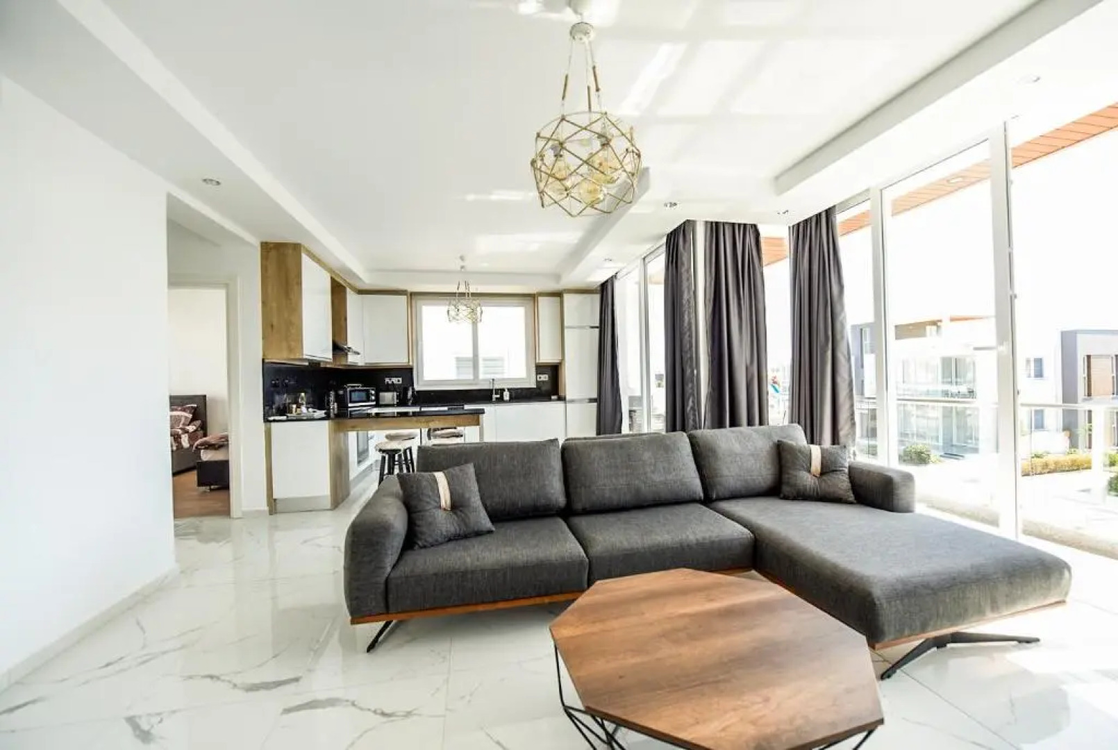 Luxury Four seasons Life apartment Bogaz