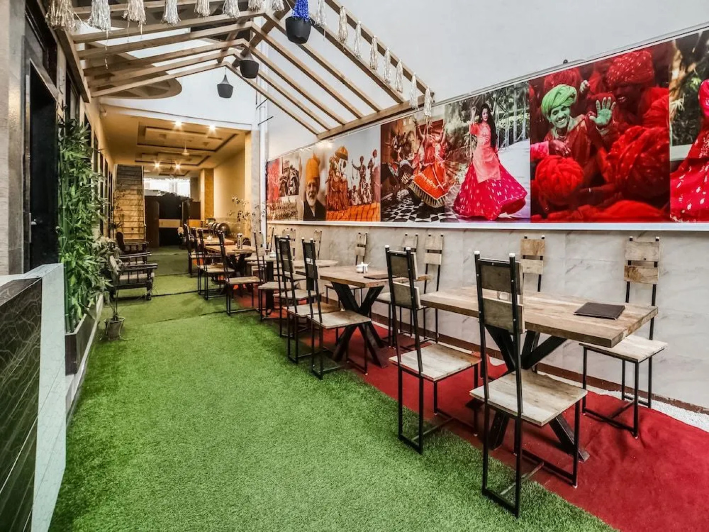 Oyo 36289 Hotel Maurvi