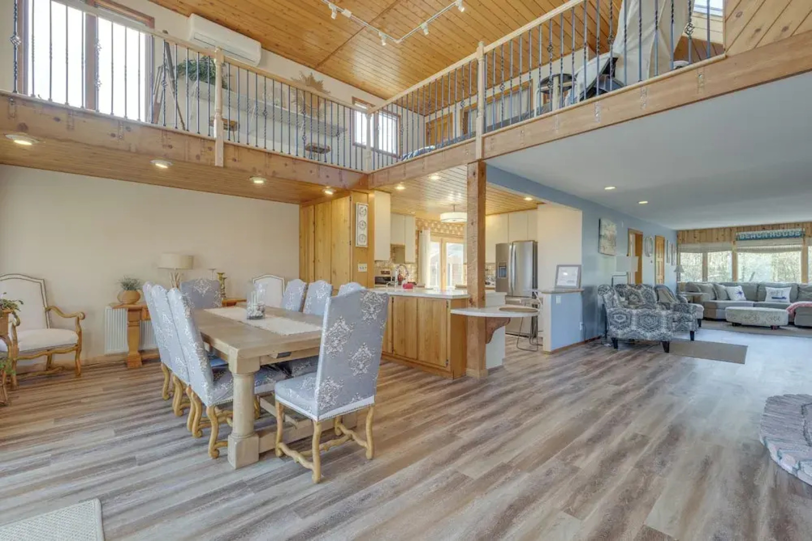 Amazing Rocky Point Retreat Overlooking the Sound!