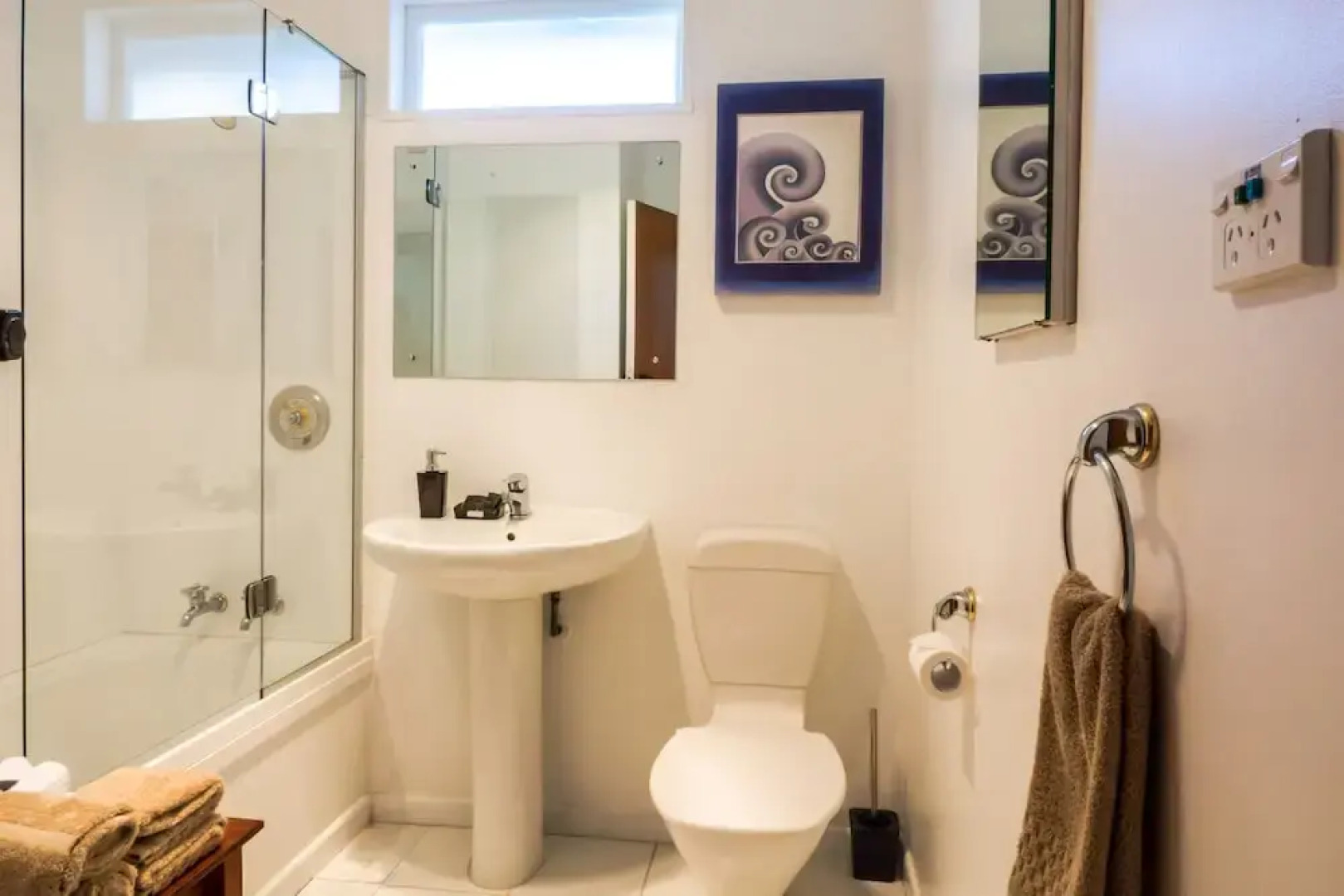 3 & 4 Bedroom Houses in Seaview Crescent