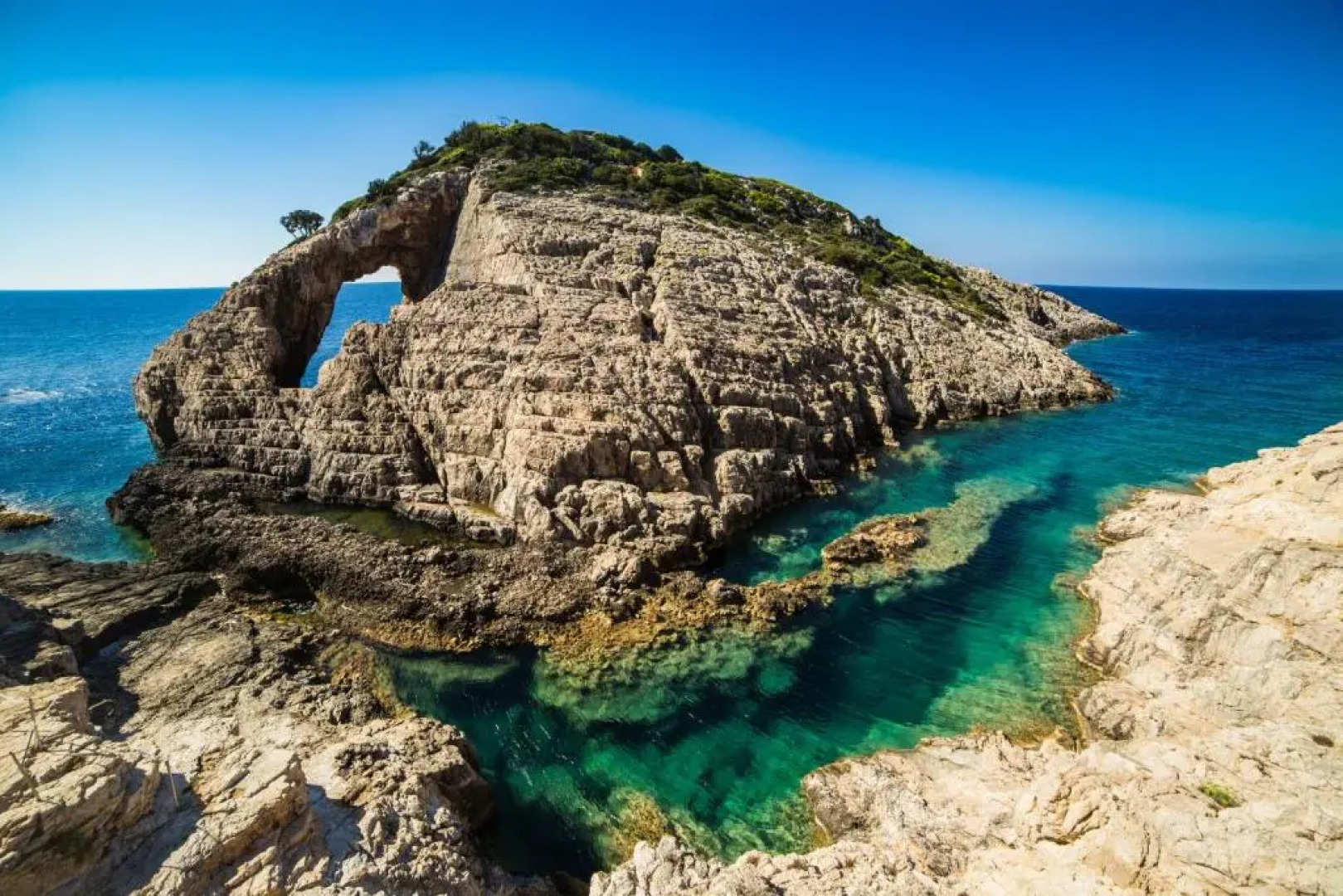 Gioia Traditional House