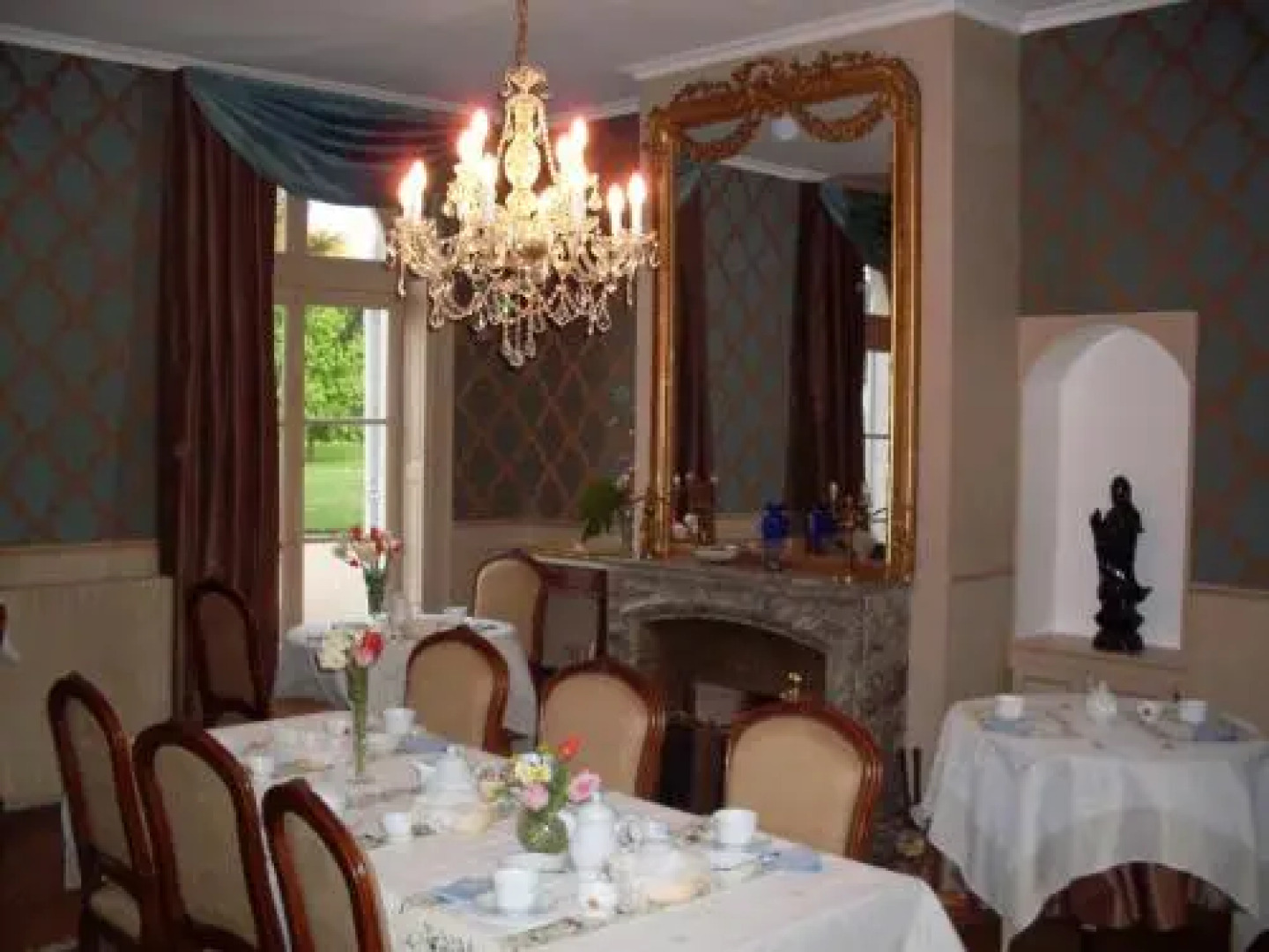 Chambres dhôtes du Château de Champvallins