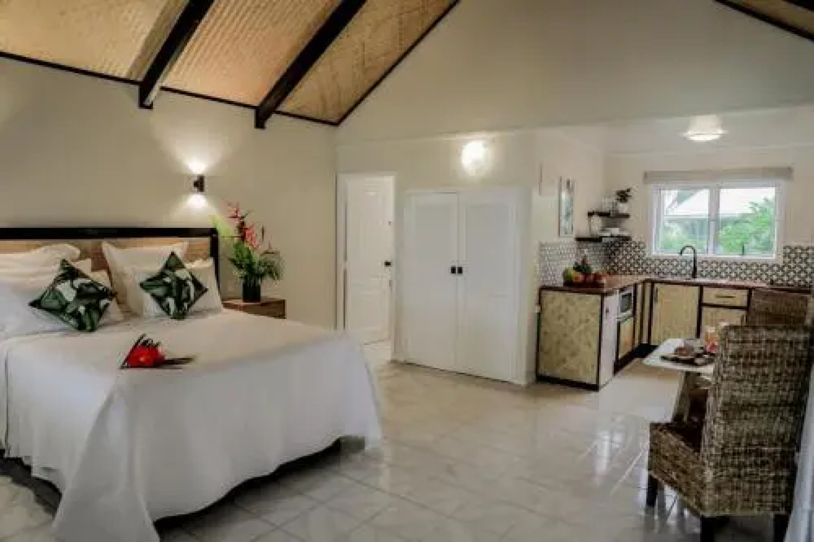 Inanobeach Bungalows