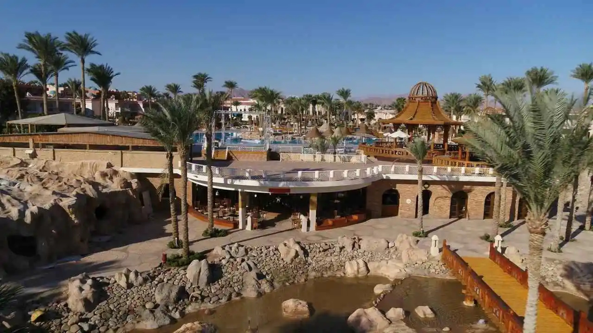 Отель Parrotel Beach Resort