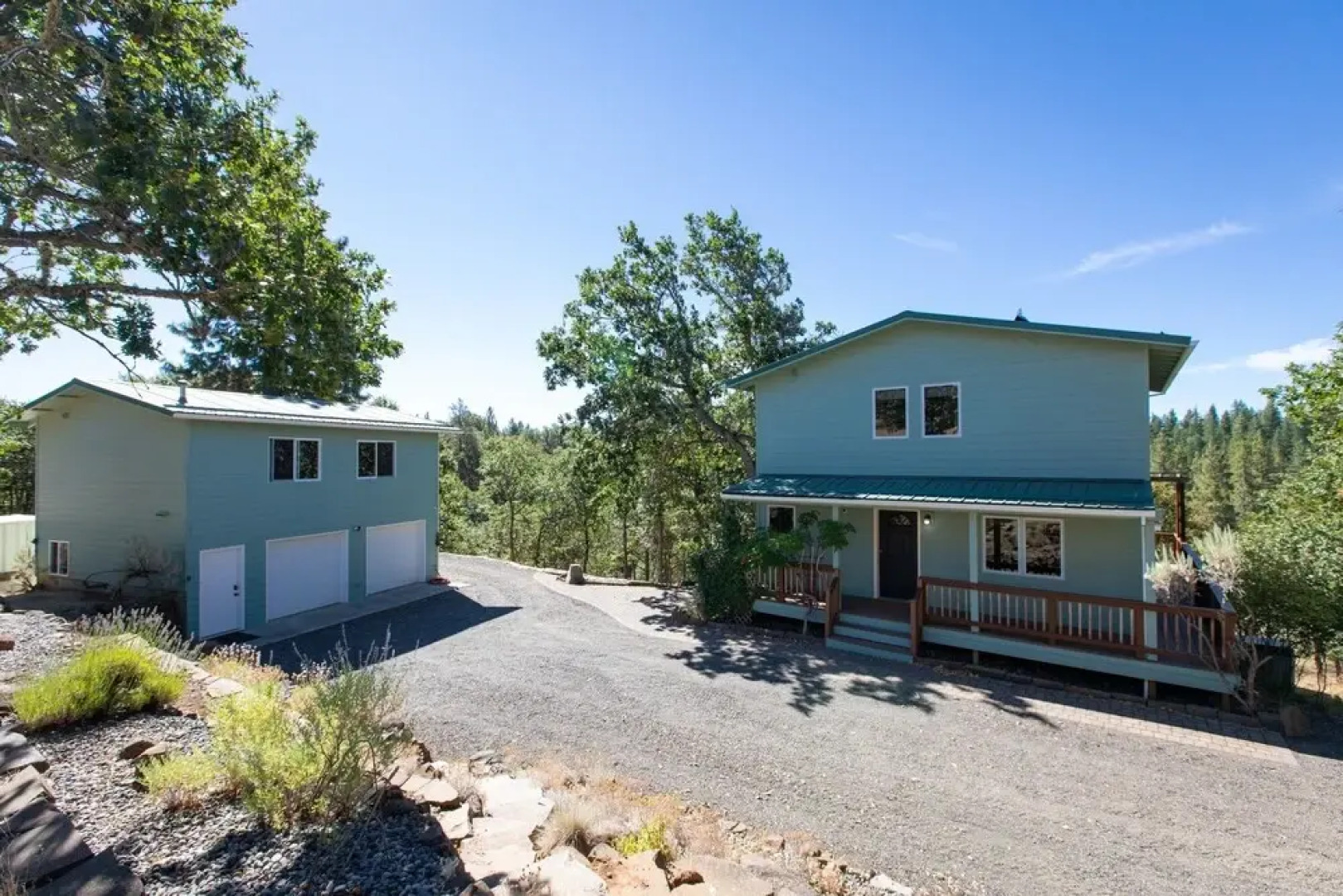 The Oaks Home features Private Disc Golf Course by RedAwning