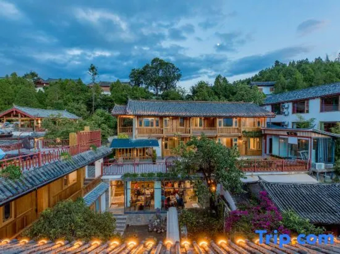 Floral Lijiang Ancient City Banshan Yunfu Luxury Designer Meisu