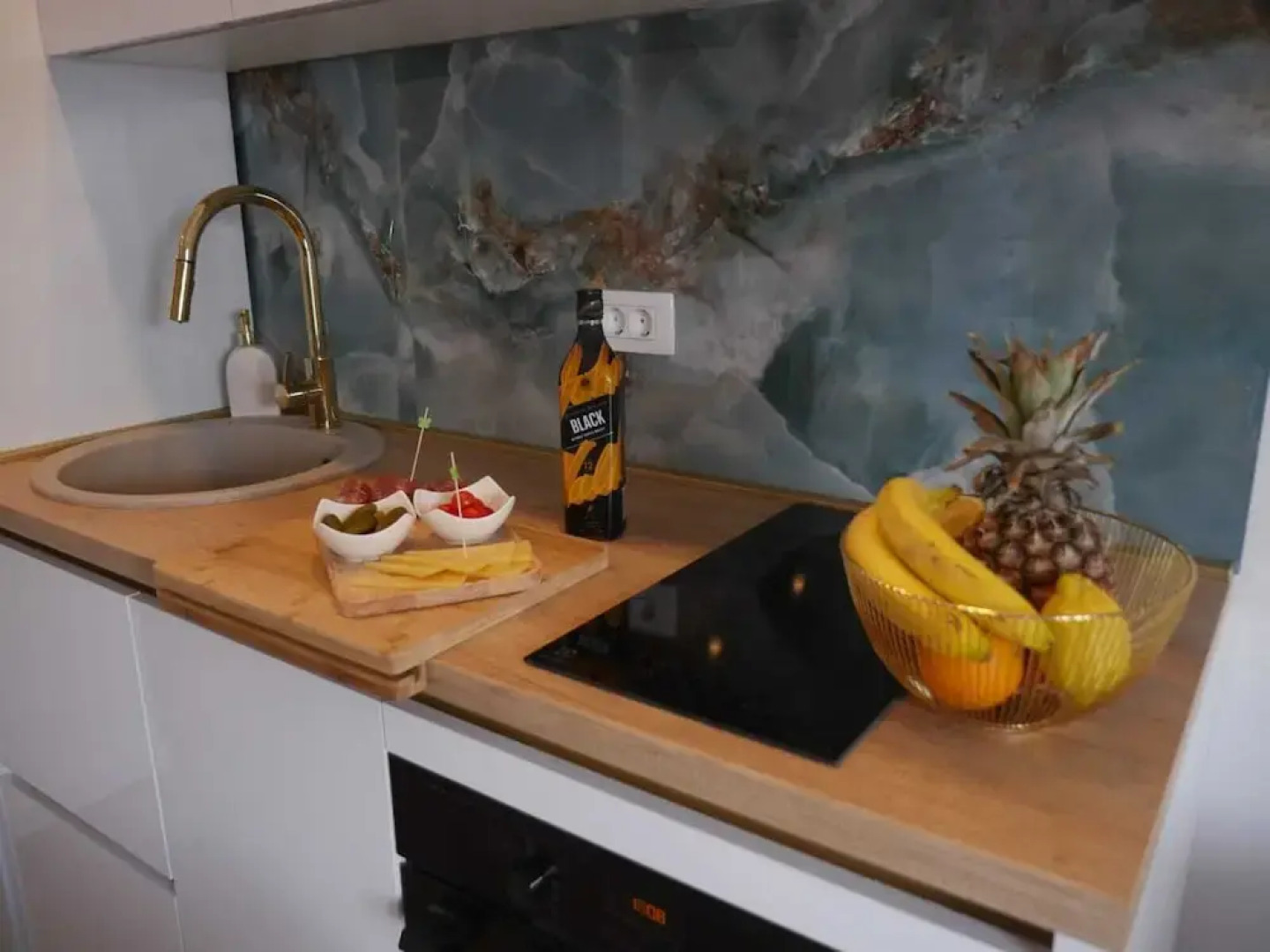 Shadesofblue M & M Sleeps 4 With Pool