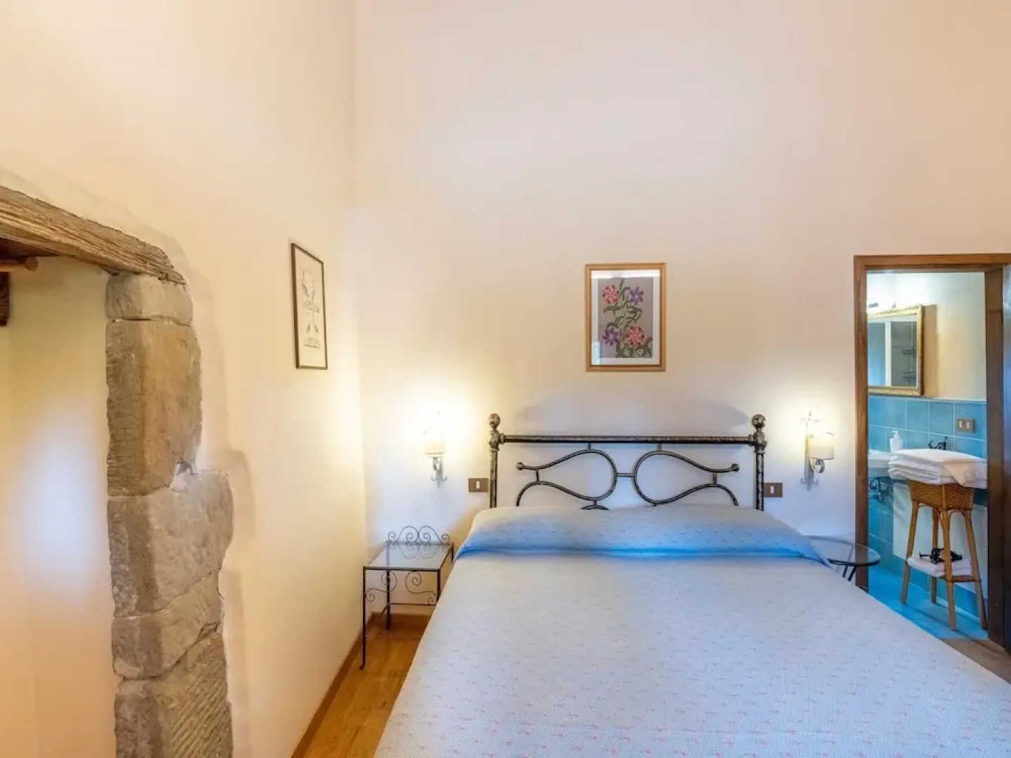 Farmhouse With Pool in Michelangelo