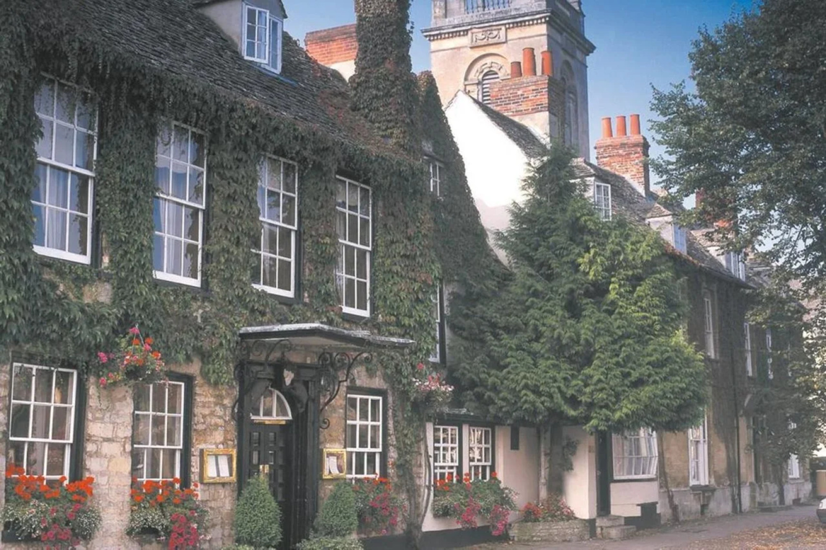 Macdonald Bear Hotel