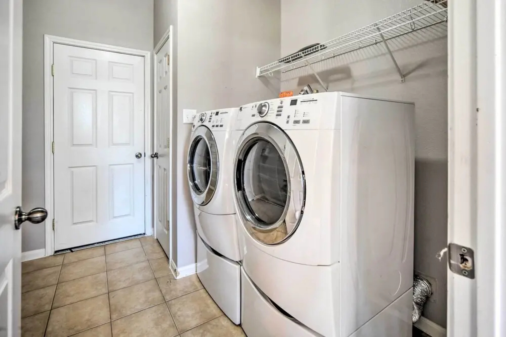 Centrally Located Kyle Home: Walk to Pool & Park!