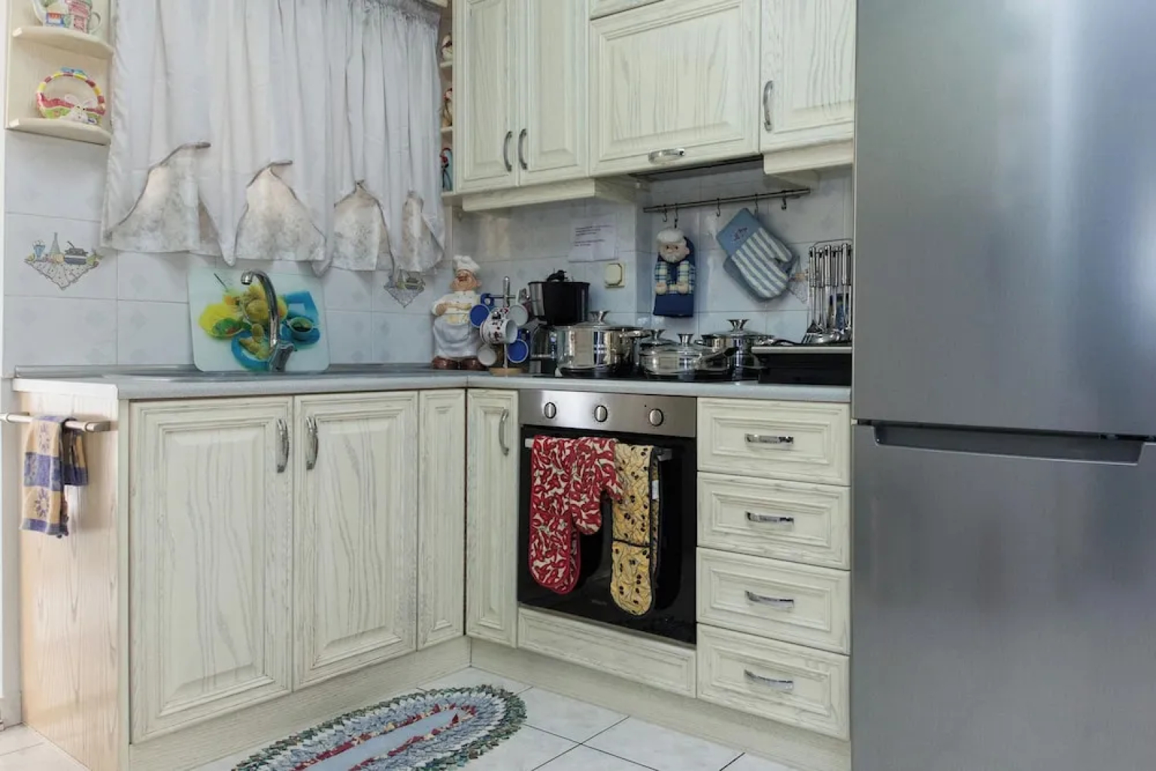 Chrisoupoli Cheerful 2 Bd Apt w Balcony