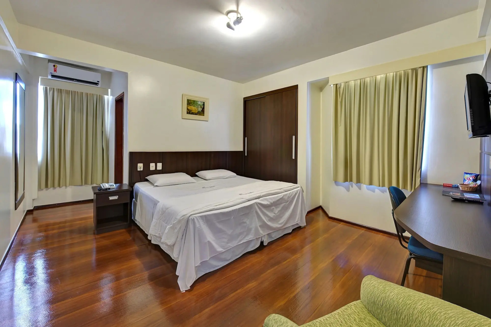 Porto Minas Hotel e Convenções