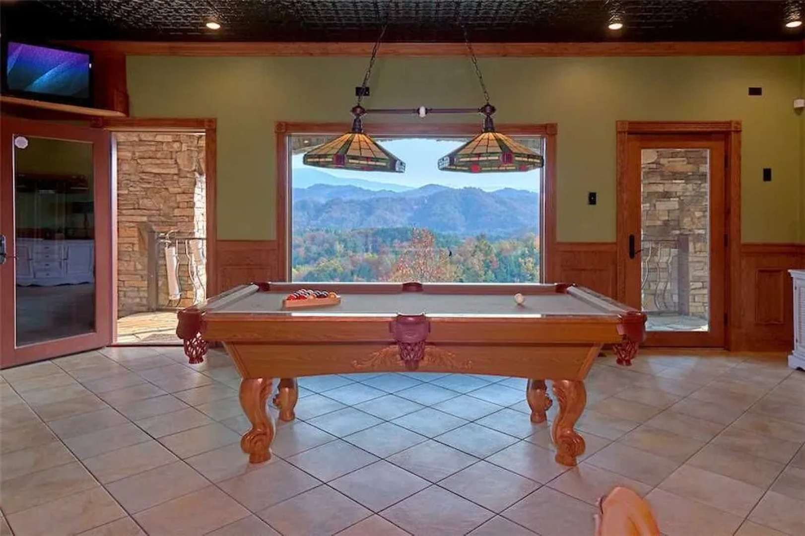 Journeys End - Five Bedroom Cabin