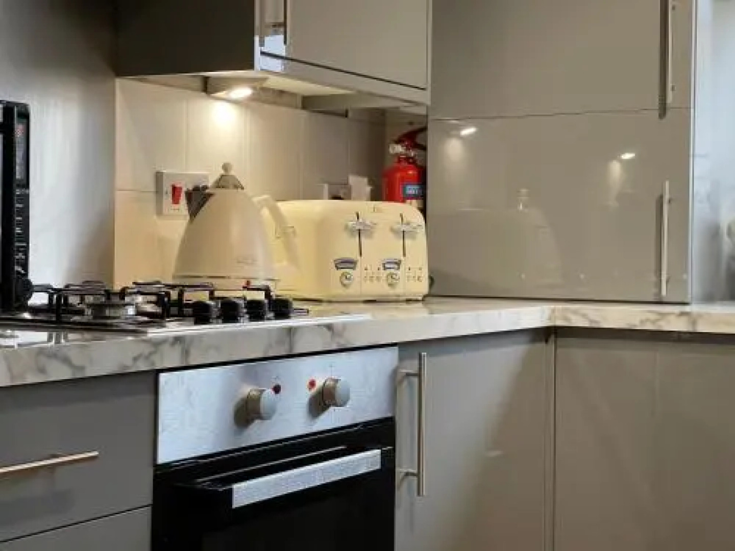 Hla - King Court Apartment 2