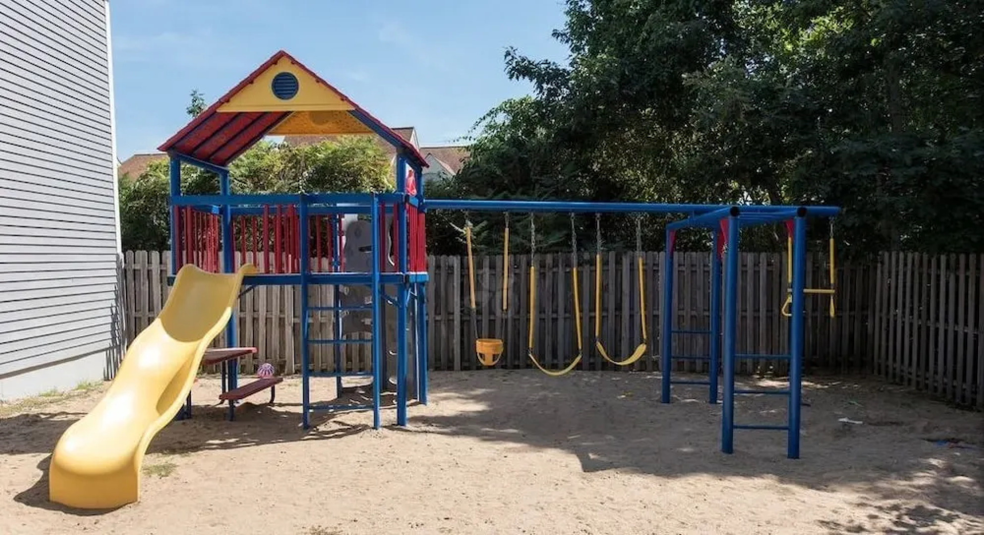 Elmwood Resort Hotel