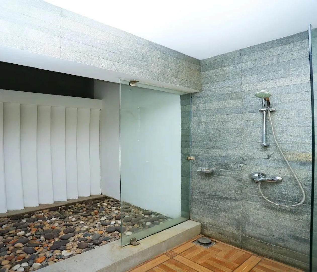 Capital O 29855 Island Inn