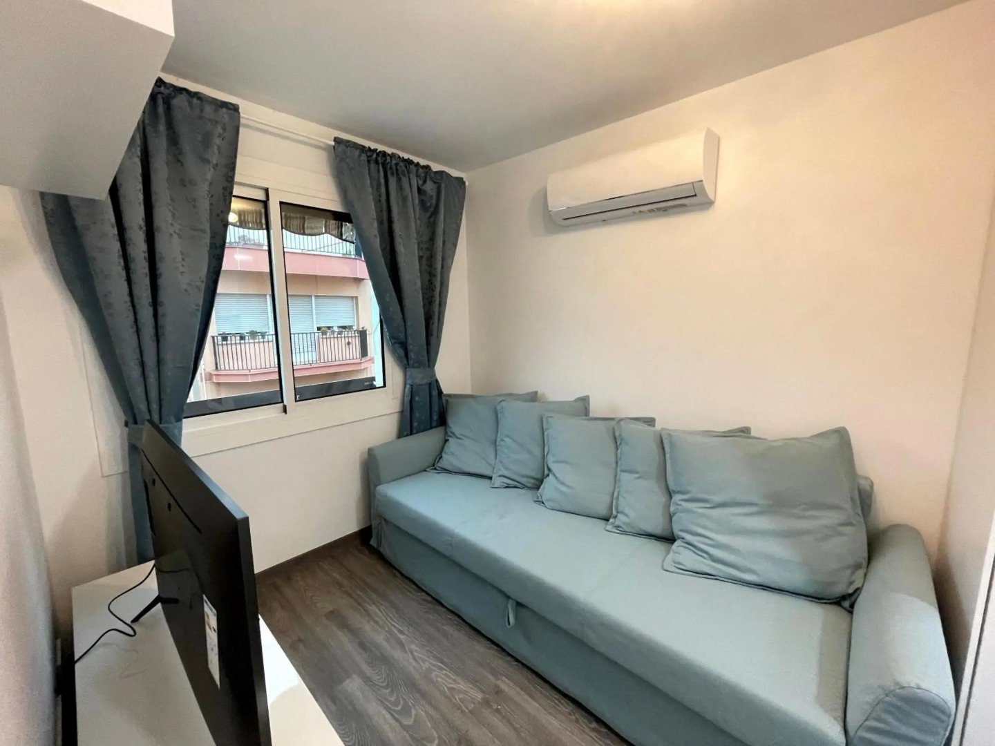 Sant Adria Beach apartment Wi-Fi Parking Free