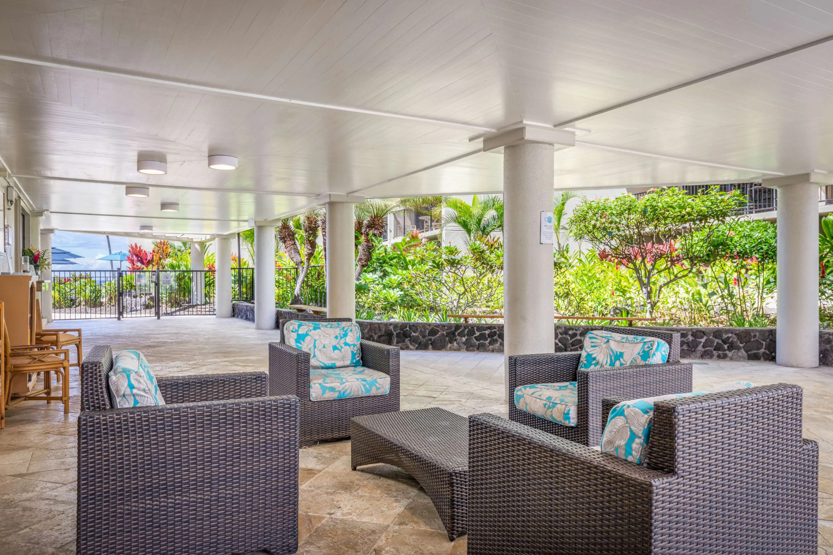 Aston Kona by the Sea