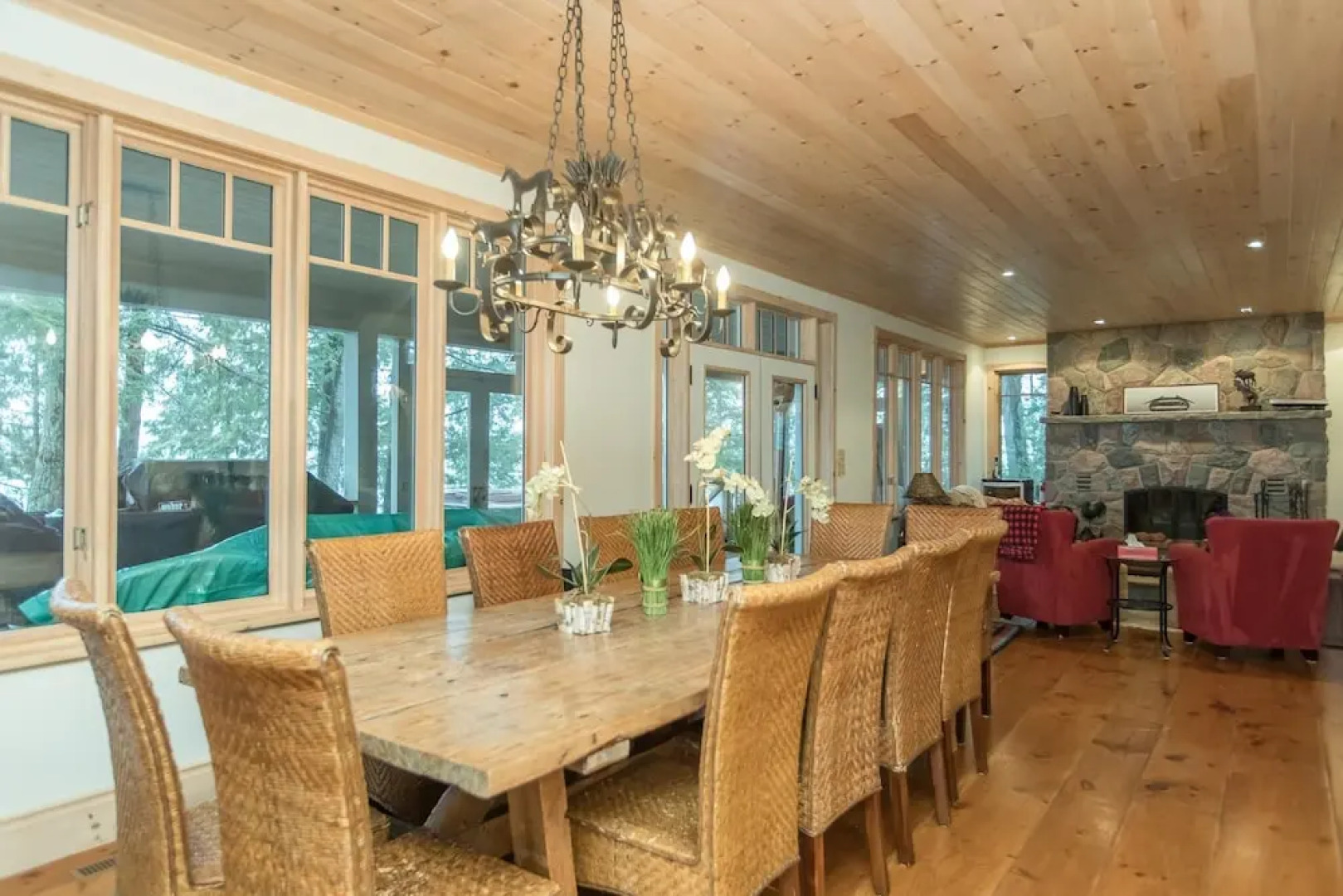 Fabulous Lake Muskoka Cottage & Boathouse~the perfect retreat!