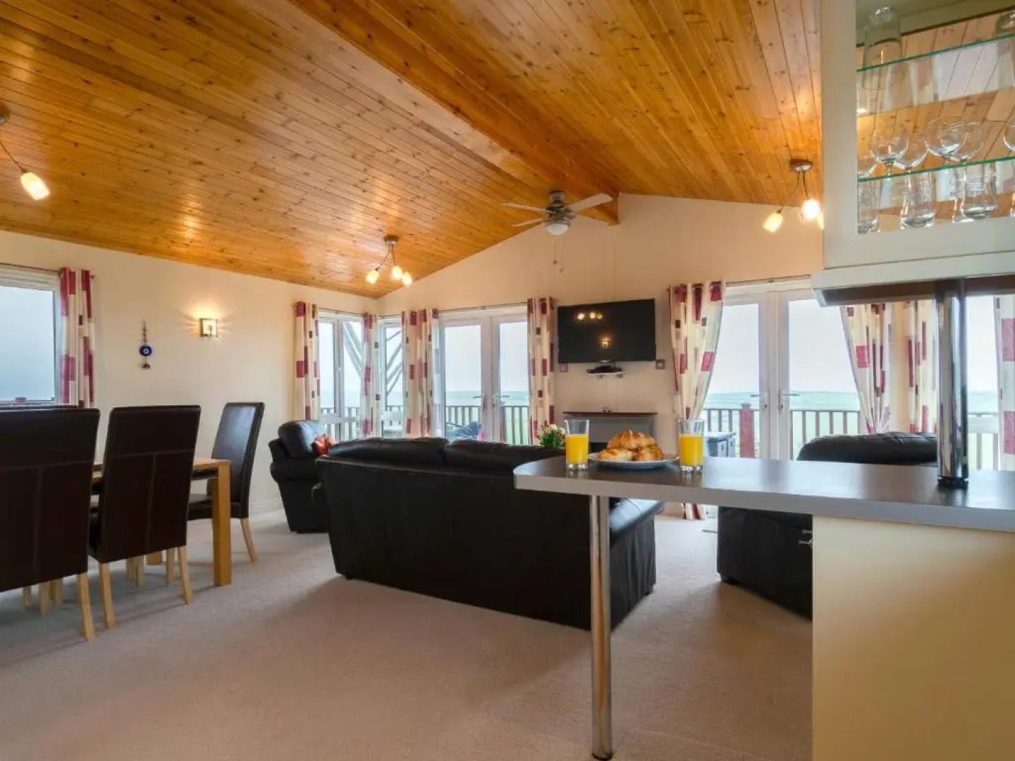 Whitsand Bay Lodge