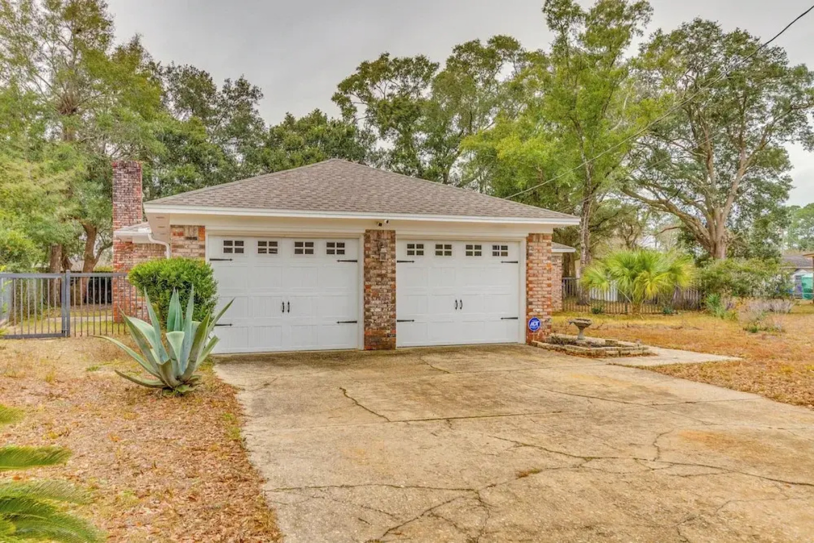 Pensacola Home w/ Private Yard: 7 Mi to Downtown!