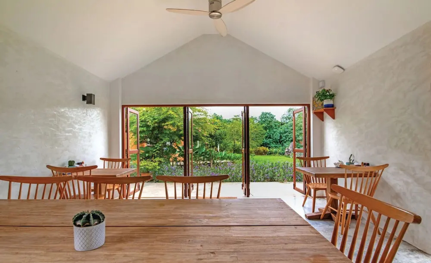 The Little White Bird Traveller Hostel