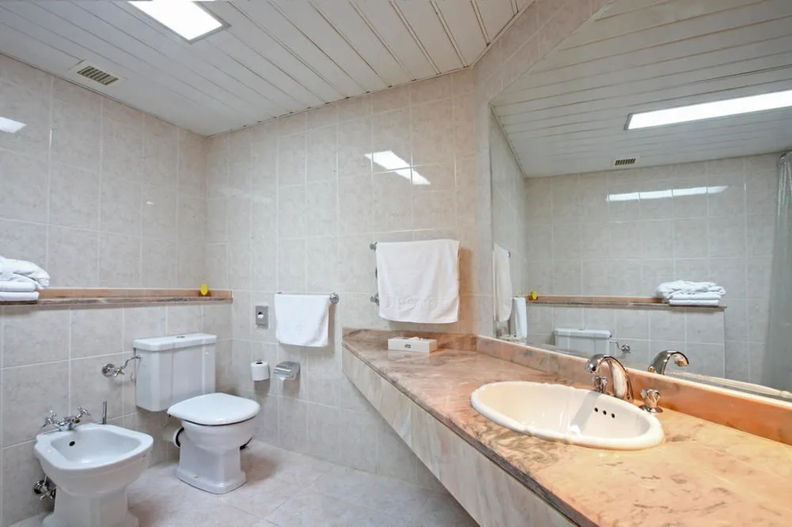 Отель Протон