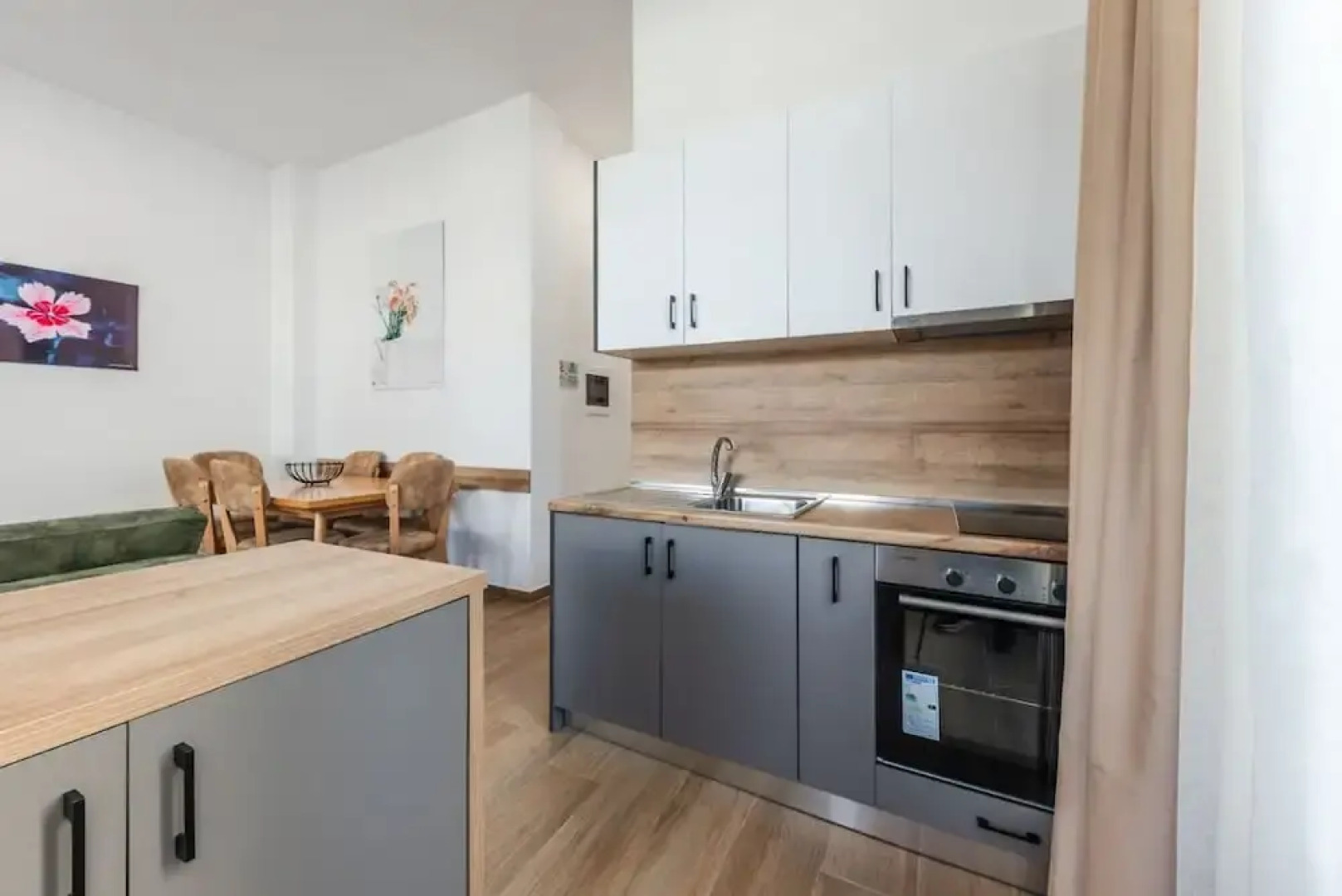 Garden View Apartment - Karafili