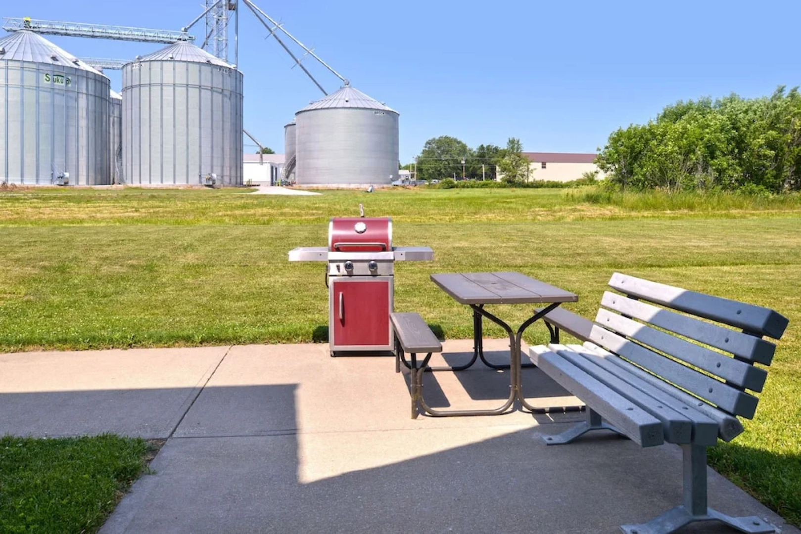 Days Inn & Suites Maryville