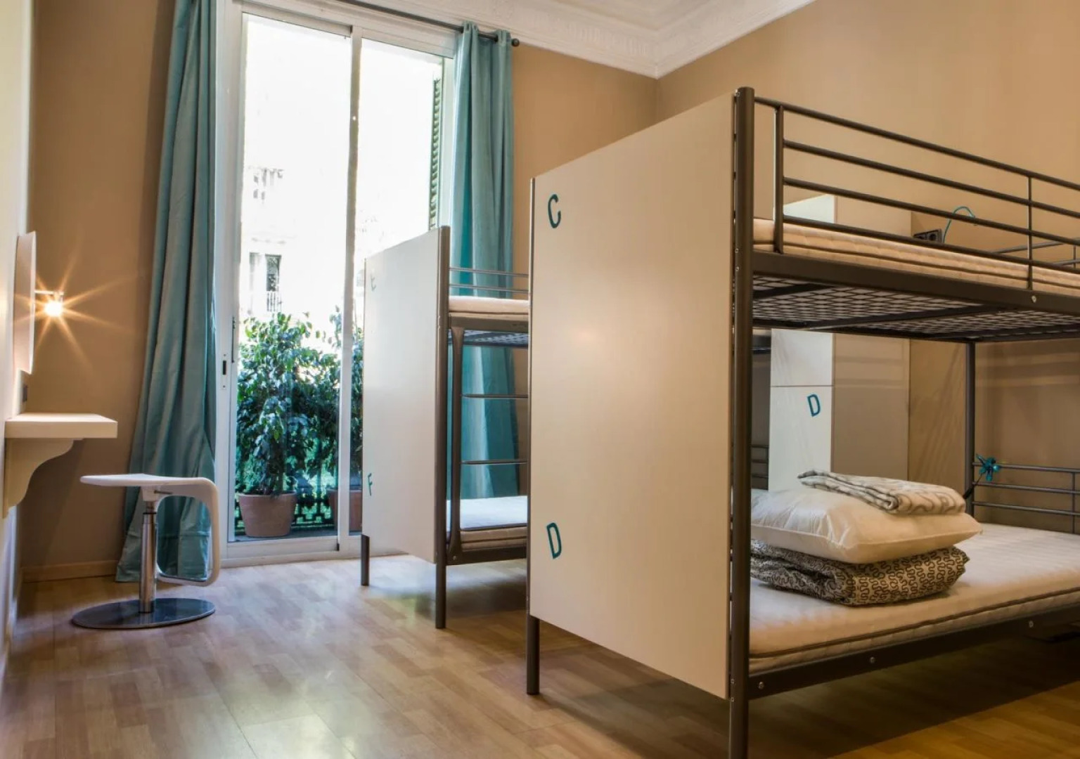 Born Barcelona Hostel