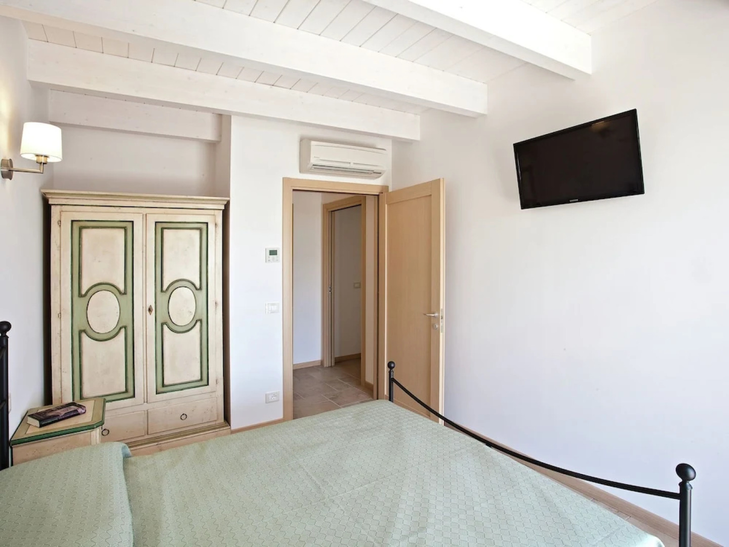 Modern Eco-Friendly Apartment Steps Away From the Sea And Nature