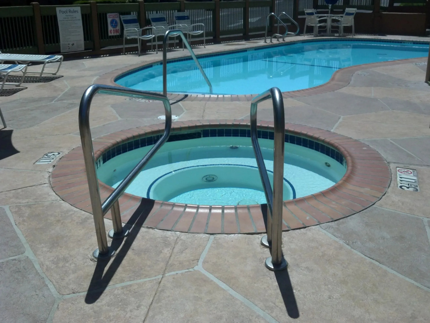 Vinland Hotel and Lounge