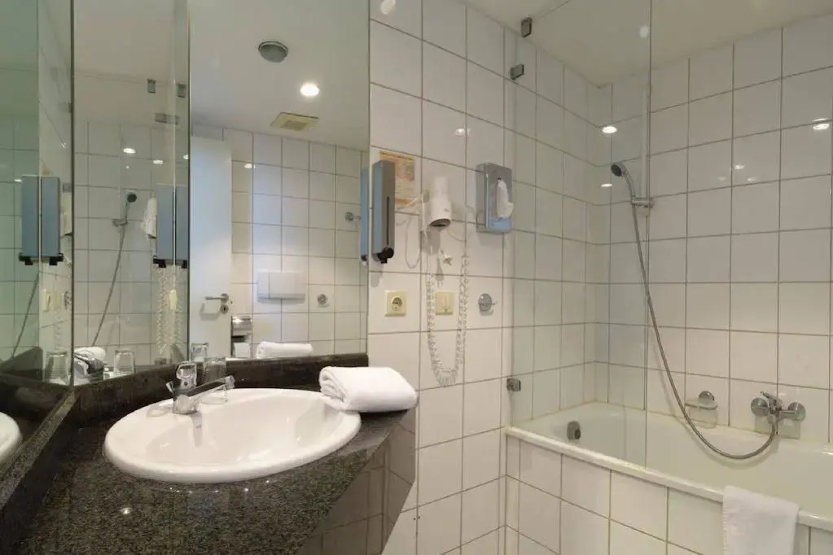 MIKADO Hotel & Suite